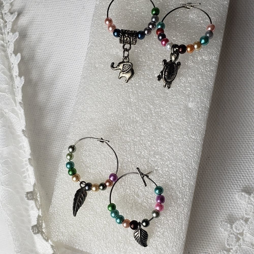 2 pr hoop earrings